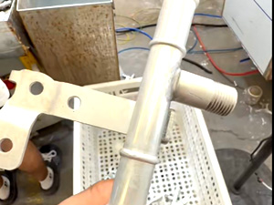 全自动火焰钎焊机相比手动设备，*大的优势是什么？祥控智能详解