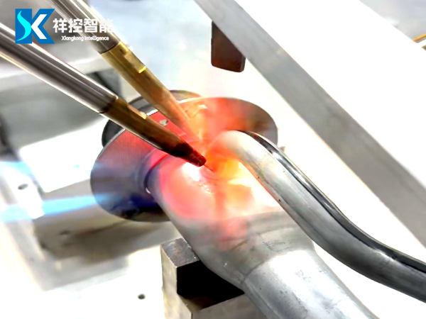 火焰钎焊机焊接加油管