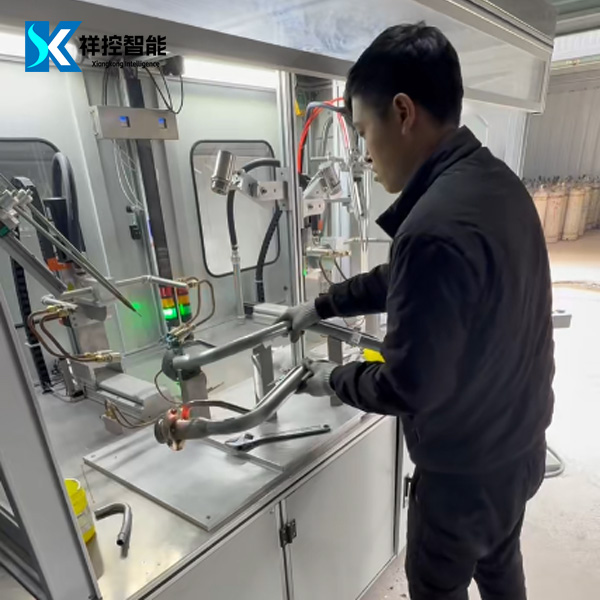 祥控火焰钎焊机焊接汽车加油管